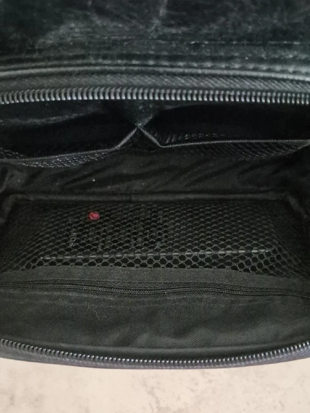 Sony CCD-TRV67 Handycam Camcorder (Hi8 and Video8) W/Leather Travel Bag
